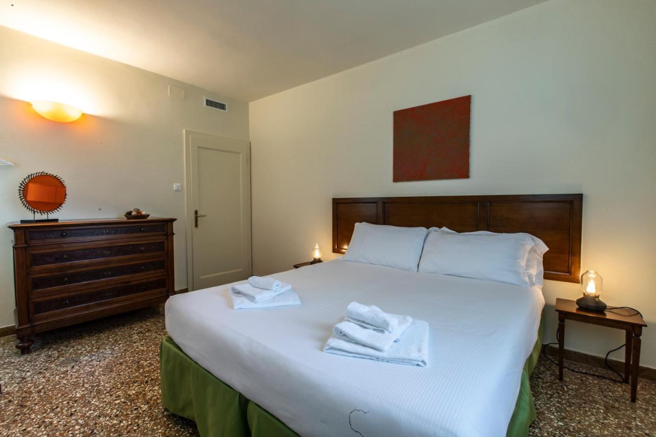 Riva De Biasio Charming Apartment Venesia Bagian luar foto